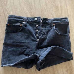 Rib cage size 30 Levi shorts